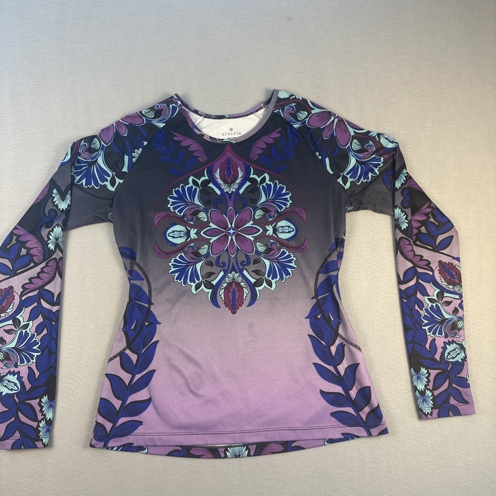 Athleta Muscle Up Top Women Small Purple Paisley Long Sleeve Activewear Pullover